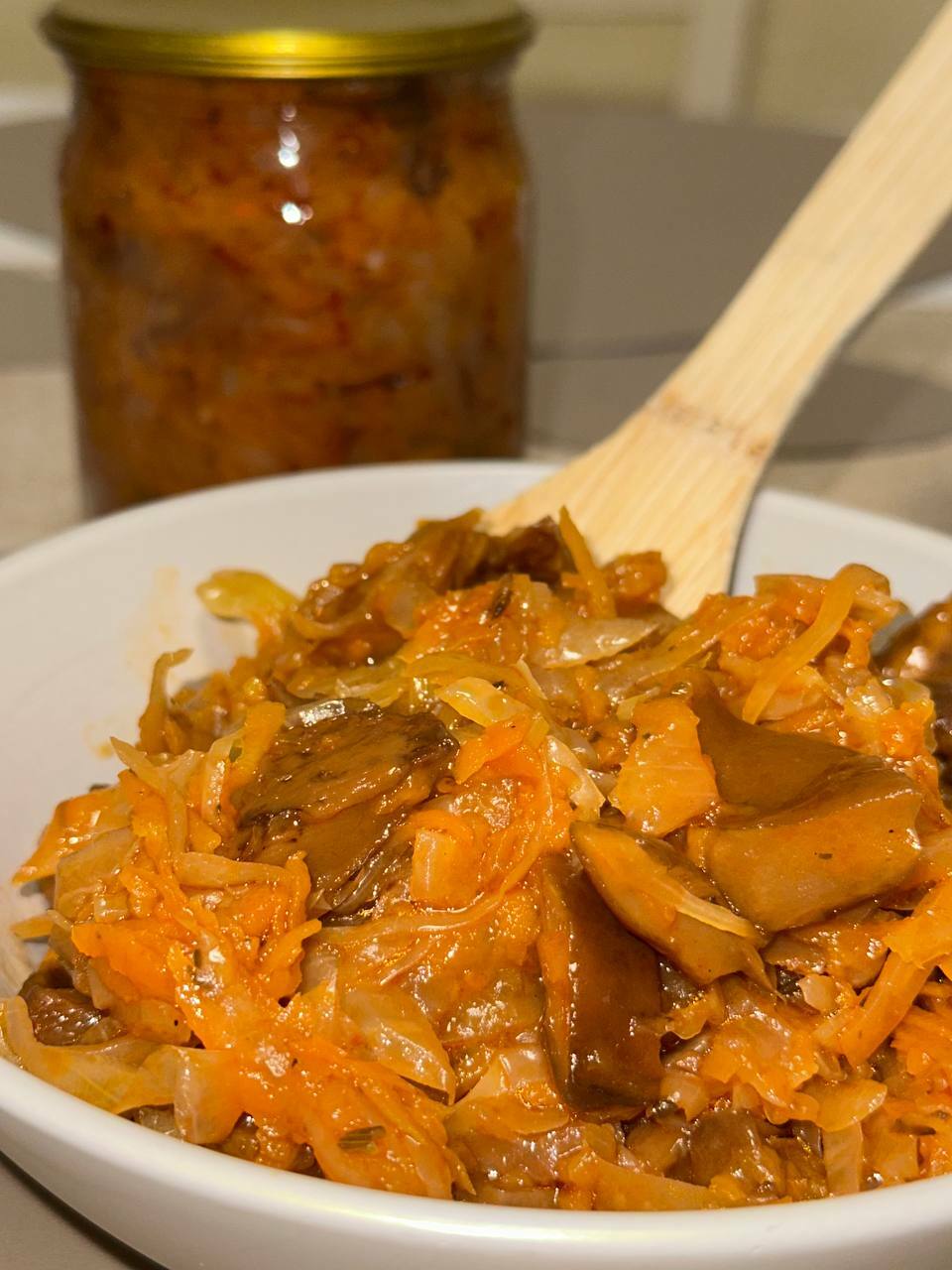 Рыжики с капустой. Рыжики с капустой.